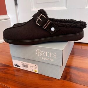 BZEES Eternity Cozy Mules Size 7 Black